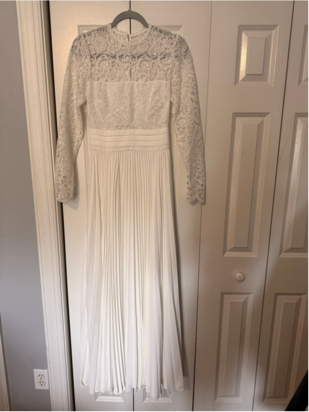 Women's Reiss White Long Sleeve Lace Pleated Maxi Dress Size 4 - Picture 6 of 10
